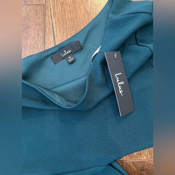 BRAND NEW Women’s Formal Lulus dress off the shoulder - Picture 2 of 2